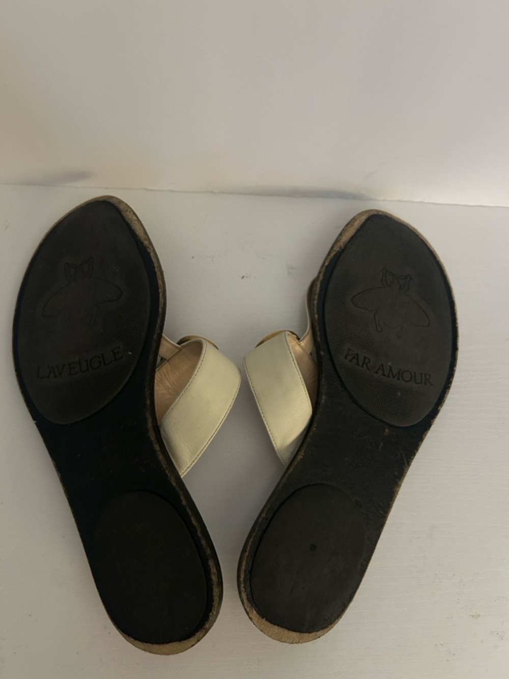 Gucci Cream Leather Thong Sandals with Gold Double G size 8 EU 38 - Picture 5 of 7